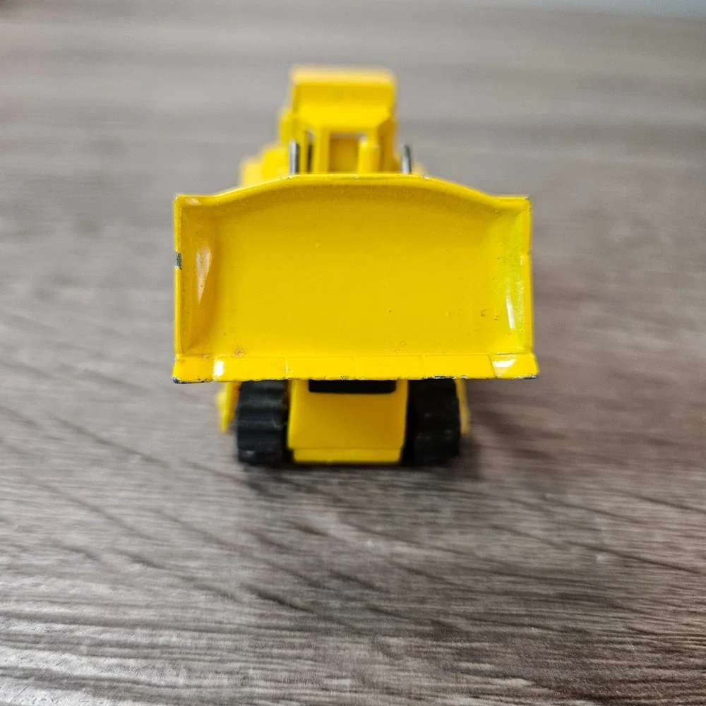 Hot Wheels 1979 Cat Bulldozer Yellow Diecast Construction Vehicle